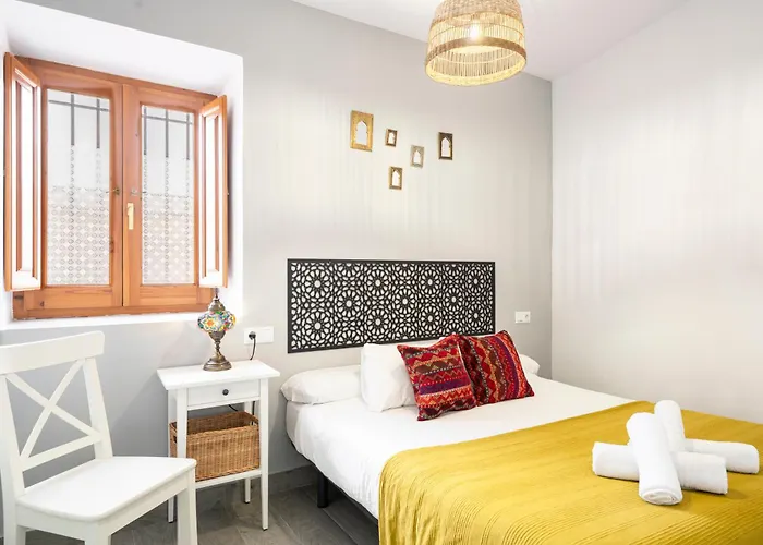 Warm Central Apartment Albayzin - Free Parking 15 Min Away